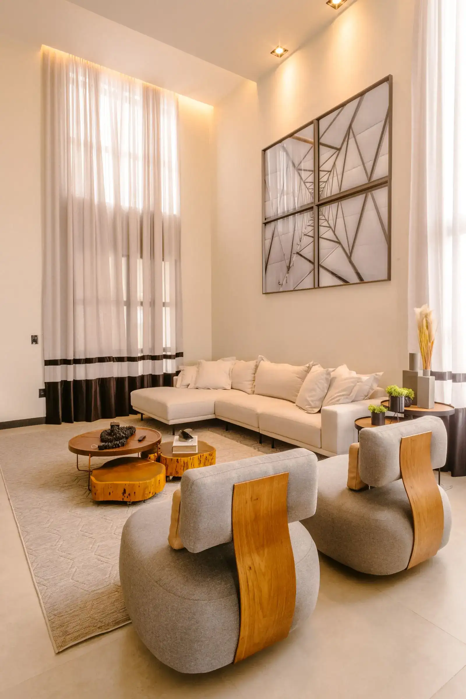 Intérieur aménagé, séjour clair et meublé